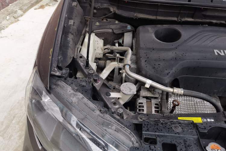 Used Nissan X-Trail 2017 2.5L CVT 7-Seater Leading Edition 4WD Engine Bay Right
