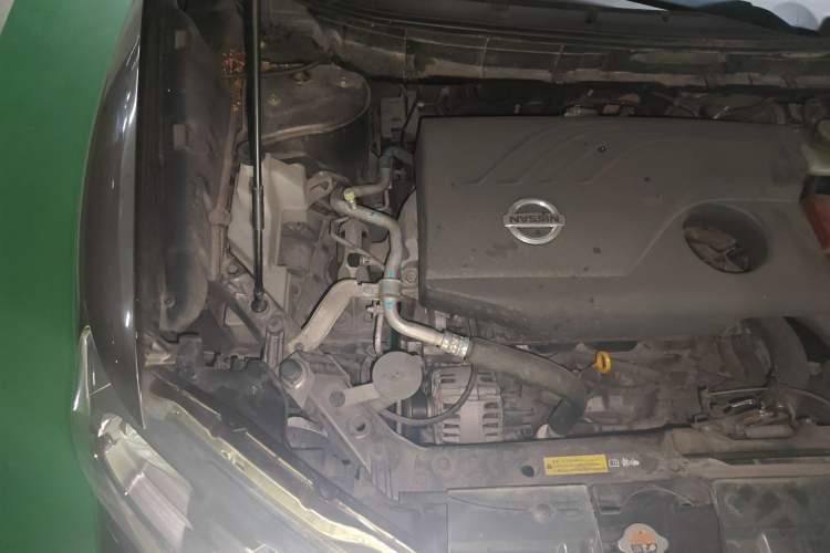 Used Nissan X-Trail 2017 2.0L CVT Comfort Edition 2WD Engine Bay Right