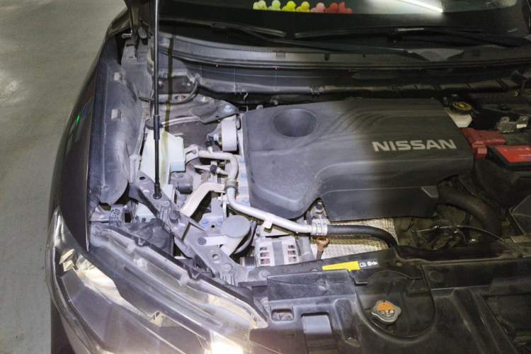 Used Nissan X-Trail 2017 2.5L CVT Luxury Edition 4WD Engine Bay Right