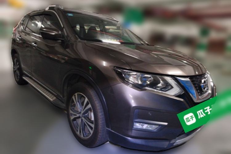 Used Nissan X-Trail 2017 2.5L CVT Luxury Edition 4WD Front Right 45 Deg