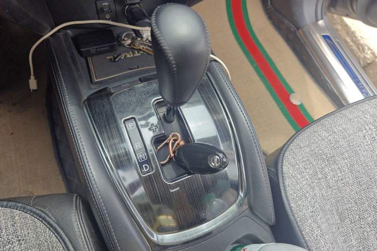 Used Nissan X-Trail 2017 2.0L CVT Comfort Edition 2WD Gear Lever