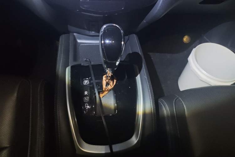 Used Nissan X-Trail 2017 2.0L CVT Comfort Edition 2WD Gear Lever