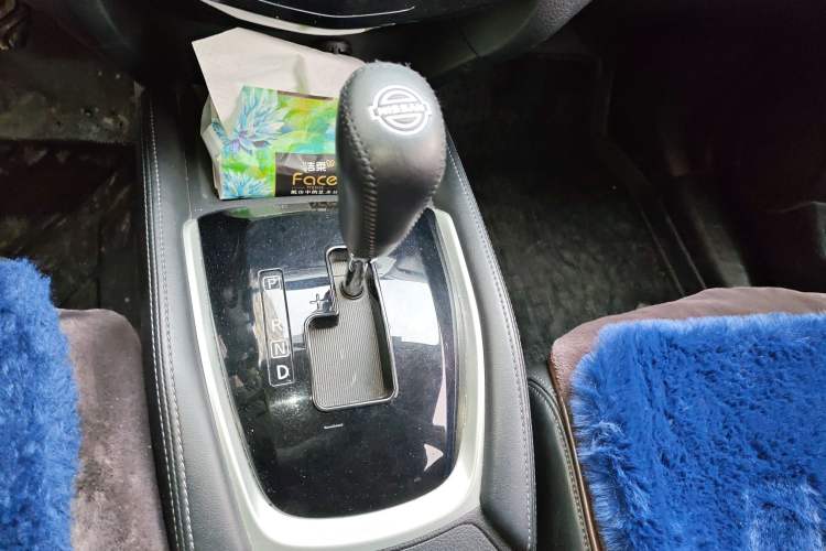 Used Nissan X-Trail 2017 2.0L CVT Comfort Edition 2WD Gear Lever