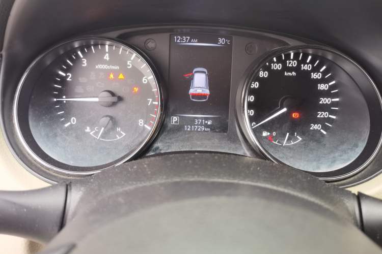 Used Nissan X-Trail 2017 2.5L CVT 7-Seater Leading Edition 4WD Instrument Cluster