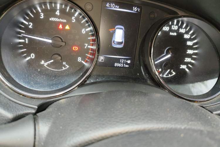 Used Nissan X-Trail 2017 2.0L CVT Comfort Edition 2WD Odometer Close Up