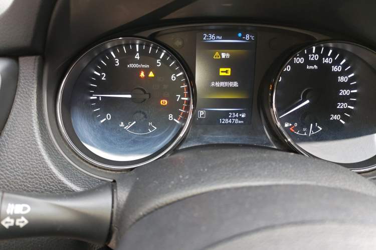 Used Nissan X-Trail 2017 2.0L CVT Comfort Edition 2WD Odometer Close Up
