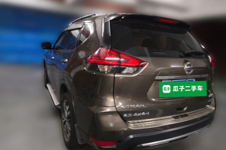 Used Nissan X-Trail 2017 2.5L CVT Luxury Edition 4WD Rear Left 45 Deg