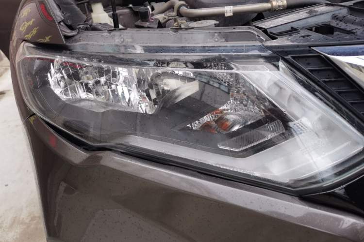 Used Nissan X-Trail 2017 2.5L CVT 7-Seater Leading Edition 4WD Right Front Headlight
