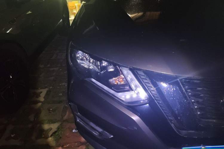 Used Nissan X-Trail 2017 2.0L CVT Comfort Edition 2WD Right Front Headlight