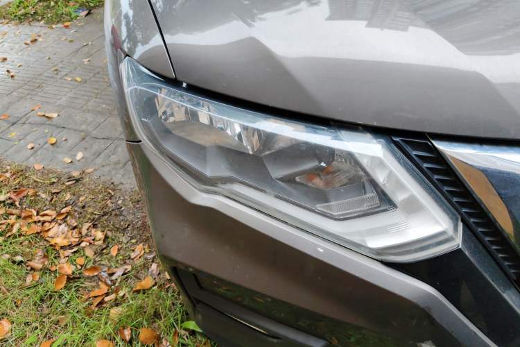 Used Nissan X-Trail 2017 2.0L CVT Comfort Edition 2WD Right Front Headlight