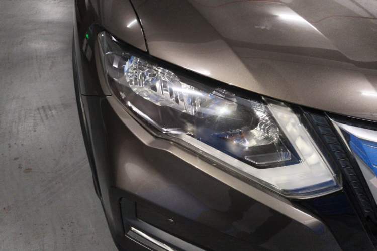 Used Nissan X-Trail 2017 2.5L CVT Luxury Edition 4WD Right Front Headlight