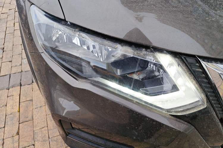 Used Nissan X-Trail 2017 2.0L CVT Comfort Edition 2WD Right Front Headlight