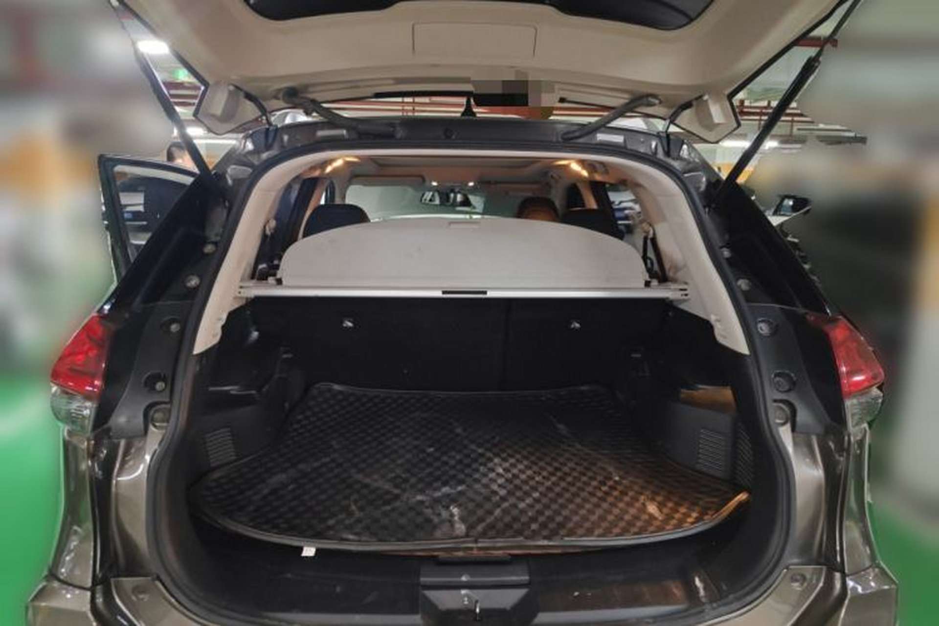 Used Nissan X-Trail 2017 2.0L CVT Comfort Edition 2WD Trunk