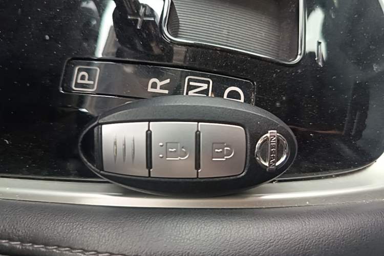 Used Nissan X-Trail 2017 2.0L CVT Comfort Edition 2WD Vehicle Key