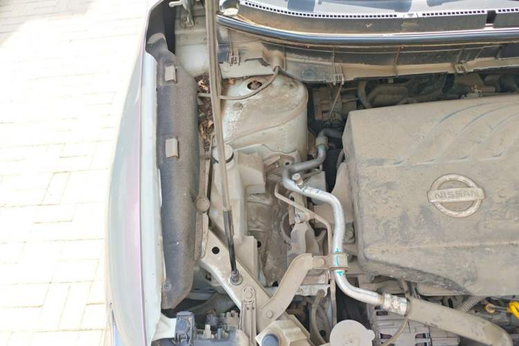 Used Nissan X-Trail 2017 2.0L CVT Comfort Edition 2WD Engine Bay Right