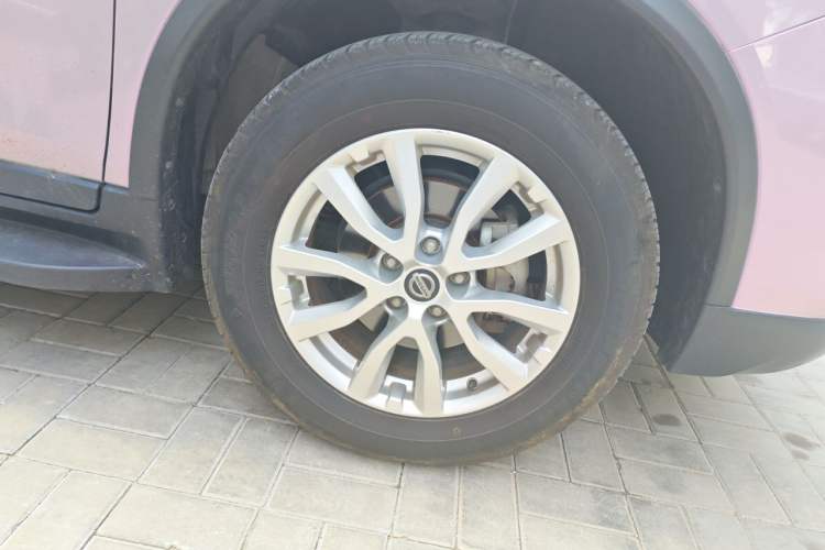 Used Nissan X-Trail 2017 2.0L CVT Comfort Edition 2WD Right Front Wheel Hub