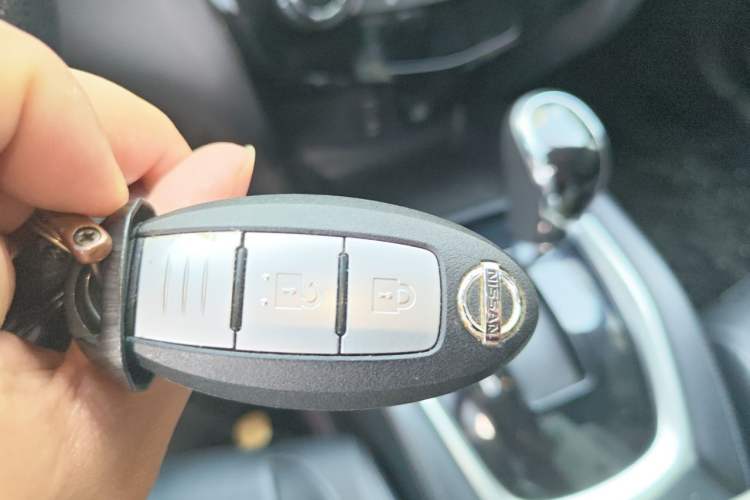 Used Nissan X-Trail 2017 2.0L CVT Comfort Edition 2WD Vehicle Key
