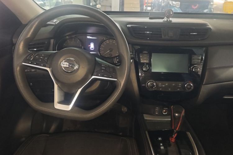 Used Nissan X-Trail 2017 2.0L CVT Comfort Edition 2WD Center Console