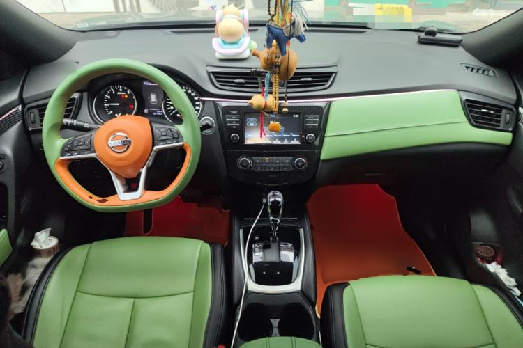 Used Nissan X-Trail 2017 2.0L CVT Comfort Edition 2WD Center Console