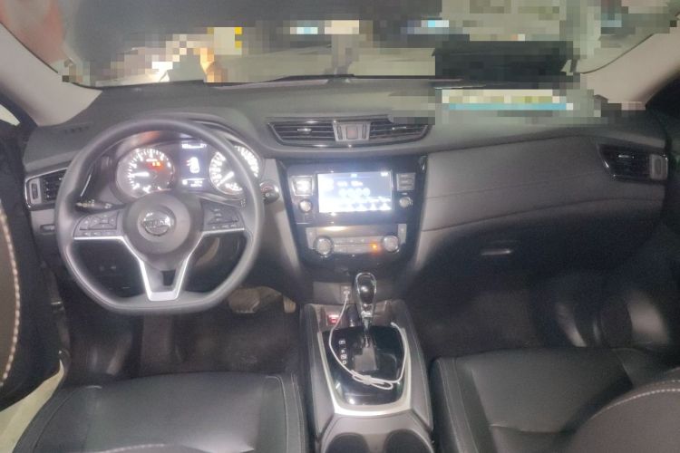 Used Nissan X-Trail 2017 2.5L CVT Leading Edition 4WD Center Console