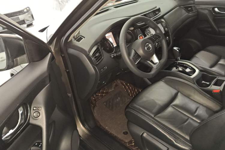 Used Nissan X-Trail 2017 2.0L CVT Comfort Edition 2WD Driver Seat