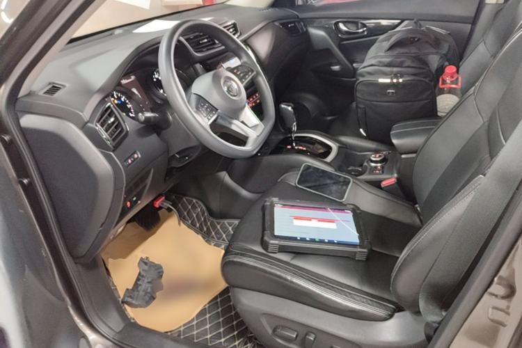 Used Nissan X-Trail 2017 2.5L CVT Leading Edition 4WD Driver Seat