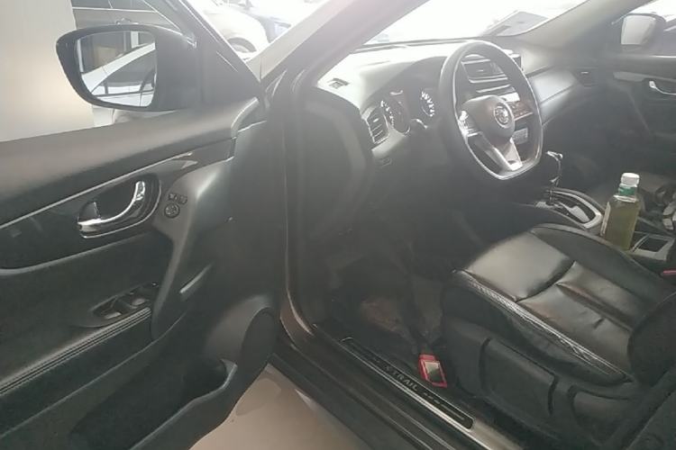 Used Nissan X-Trail 2017 2.0L CVT 7-Seater Comfort Edition 2WD Driver Seat