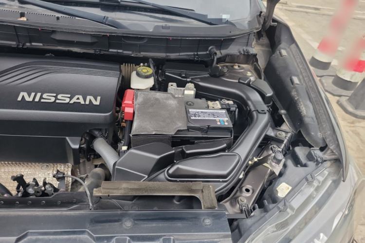 Used Nissan X-Trail 2017 2.5L CVT Luxury Edition 4WD Engine Bay Left