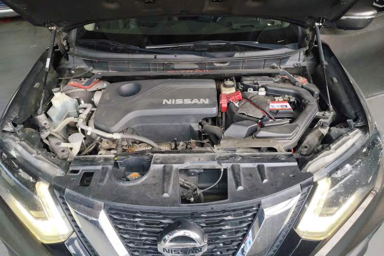 Used Nissan X-Trail 2017 2.5L CVT Leading Edition 4WD Engine Bay
