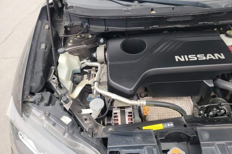 Used Nissan X-Trail 2017 2.5L CVT Luxury Edition 4WD Engine Bay Right
