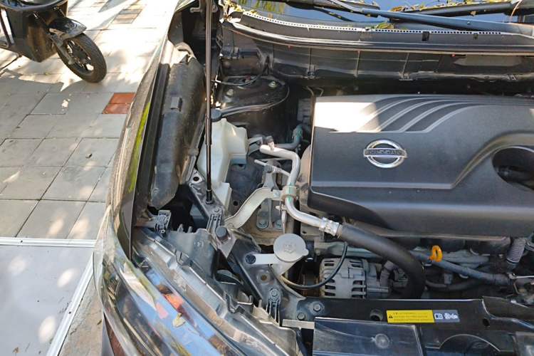 Used Nissan X-Trail 2017 2.0L CVT Comfort Edition 2WD Engine Bay Right