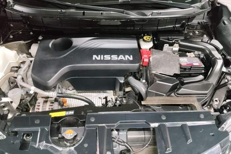 Used Nissan X-Trail 2017 2.5L CVT Leading Edition 4WD Engine Bay