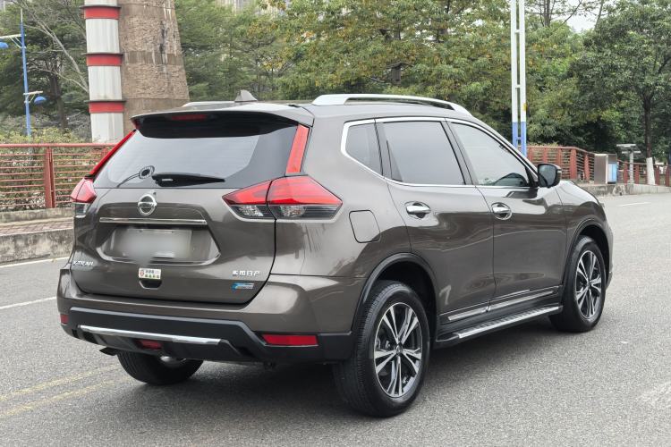 Used Nissan X-Trail 2017 2.5L CVT Leading Edition 4WD Exterior 4