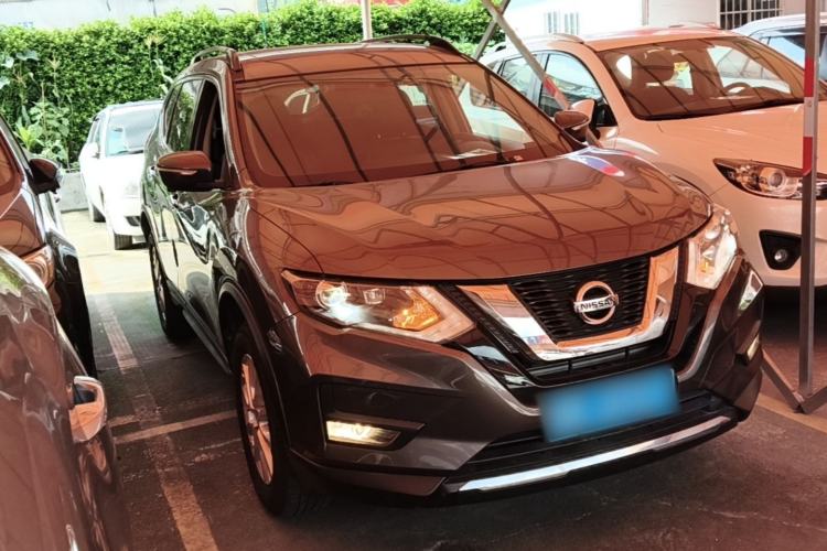 Used Nissan X-Trail 2017 2.0L CVT Comfort Edition 2WD Front Right 45 Deg