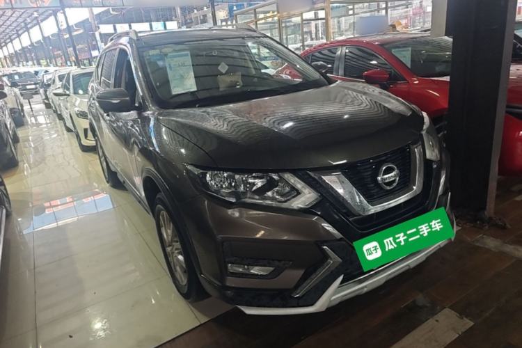 Used Nissan X-Trail 2017 2.0L CVT Comfort Edition 2WD Front Right 45 Deg
