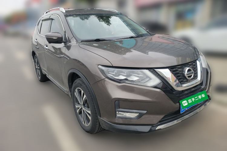 Used Nissan X-Trail 2017 2.5L CVT Luxury Edition 4WD Front Right 45 Deg