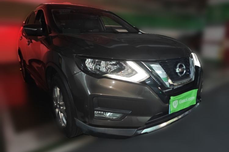 Used Nissan X-Trail 2017 2.0L CVT Comfort Edition 2WD Front Right 45 Deg