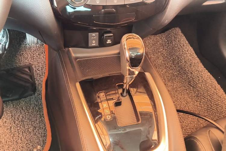 Used Nissan X-Trail 2017 2.0L CVT Comfort Edition 2WD Gear Lever