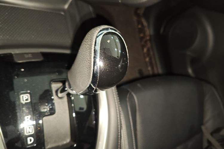 Used Nissan X-Trail 2017 2.0L CVT Comfort Edition 2WD Gear Lever