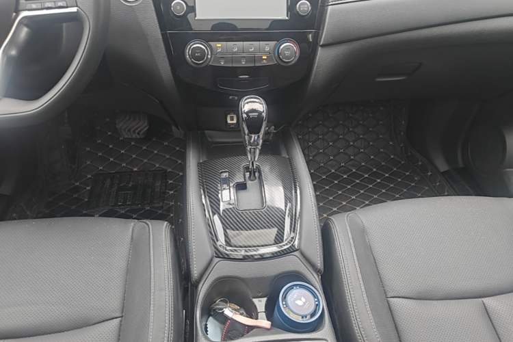 Used Nissan X-Trail 2017 2.0L CVT Comfort Edition 2WD Gear Lever
