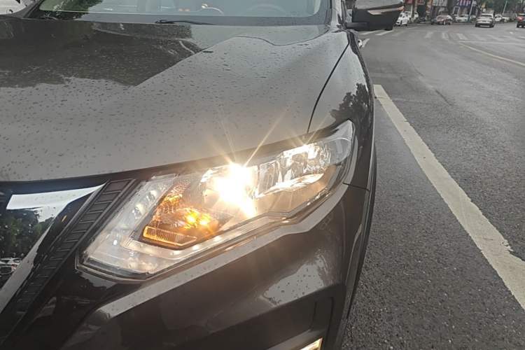Used Nissan X-Trail 2017 2.0L CVT Comfort Edition 2WD Left Front Headlight