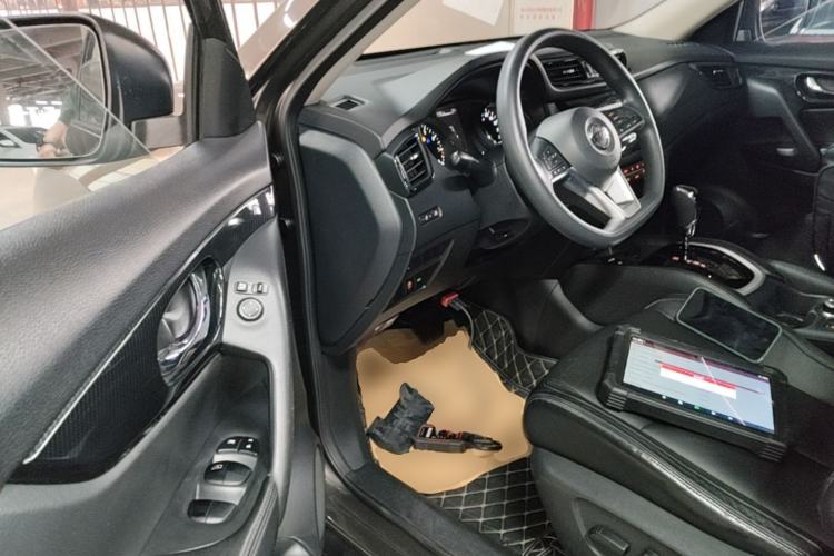 Used Nissan X-Trail 2017 2.5L CVT Leading Edition 4WD Left Front Seat