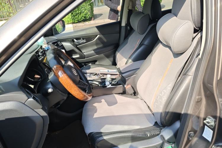 Used Nissan X-Trail 2017 2.5L CVT Luxury Edition 4WD Left Front Seat
