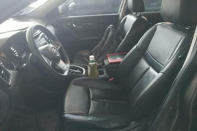 Used Nissan X-Trail 2017 2.0L CVT 7-Seater Comfort Edition 2WD Left Front Seat