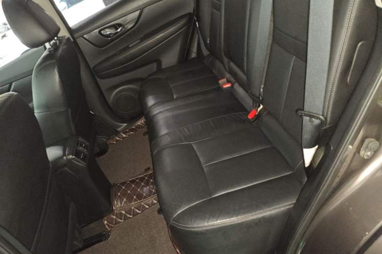 Used Nissan X-Trail 2017 2.0L CVT Comfort Edition 2WD Left Rear Seat