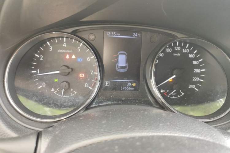 Used Nissan X-Trail 2017 2.0L CVT Comfort Edition 2WD Odometer Close Up