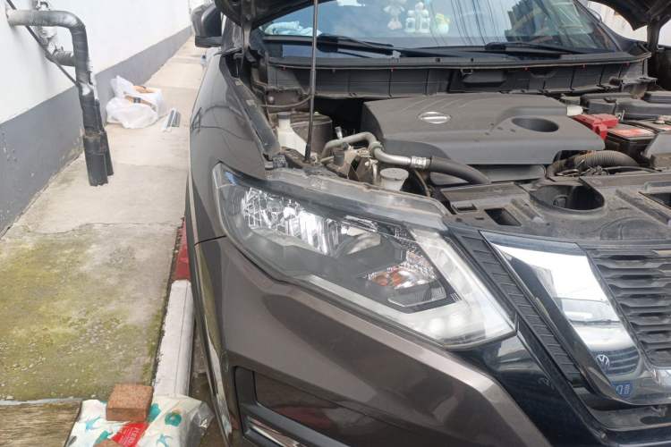 Used Nissan X-Trail 2017 2.0L CVT Comfort Edition 2WD Right Front Headlight