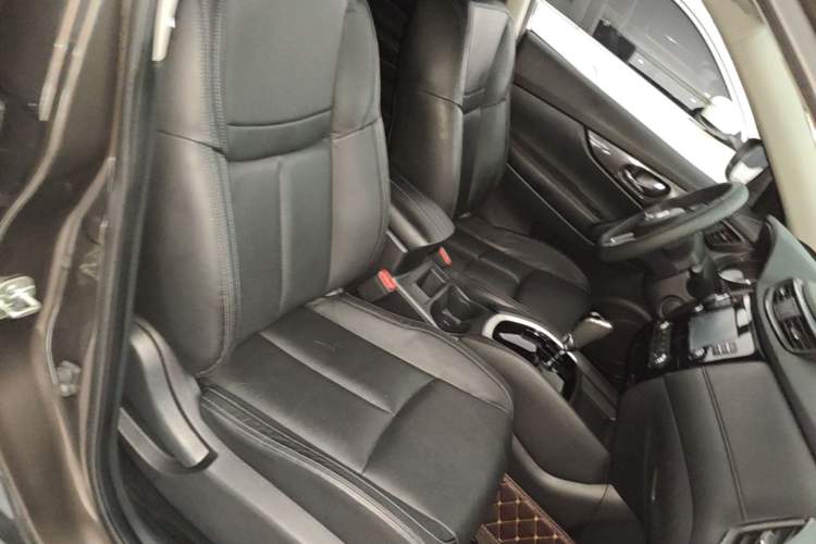 Used Nissan X-Trail 2017 2.0L CVT Comfort Edition 2WD Right Front Seat