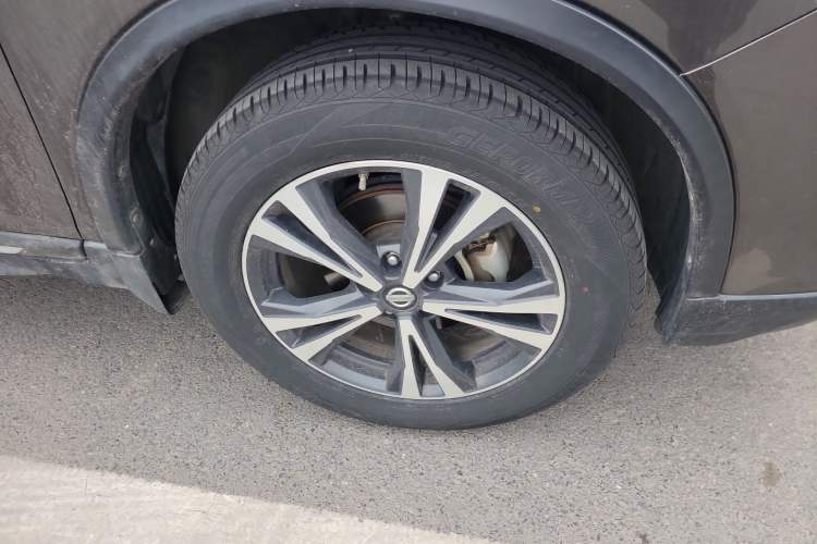 Used Nissan X-Trail 2017 2.5L CVT Luxury Edition 4WD Right Front Wheel Hub
