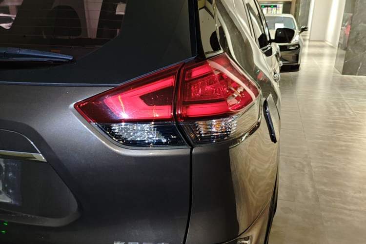 Used Nissan X-Trail 2017 2.0L CVT Comfort Edition 2WD Right Rear Taillight